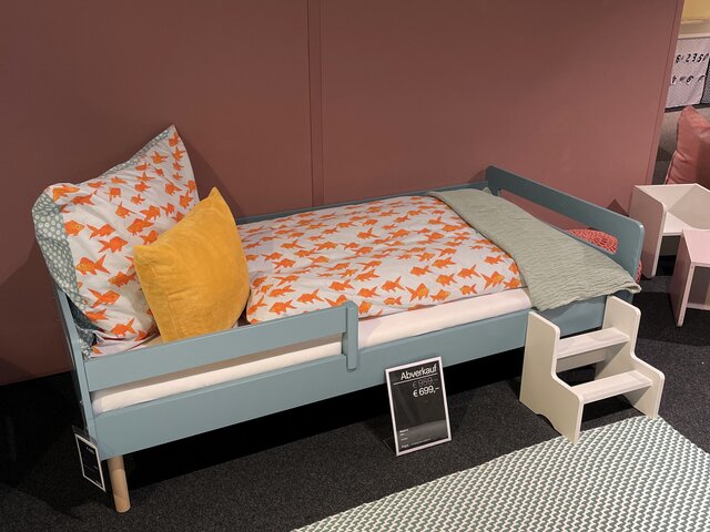 Manis-h Bett Athene Retro petrol 1